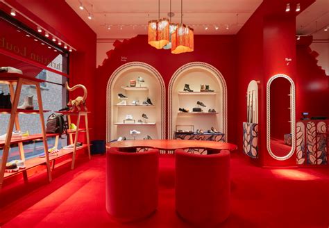 Tiendas con Christian Louboutin en Barcelona .